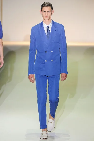 Look 28